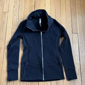 Lululemon size 6 full zip VGUC